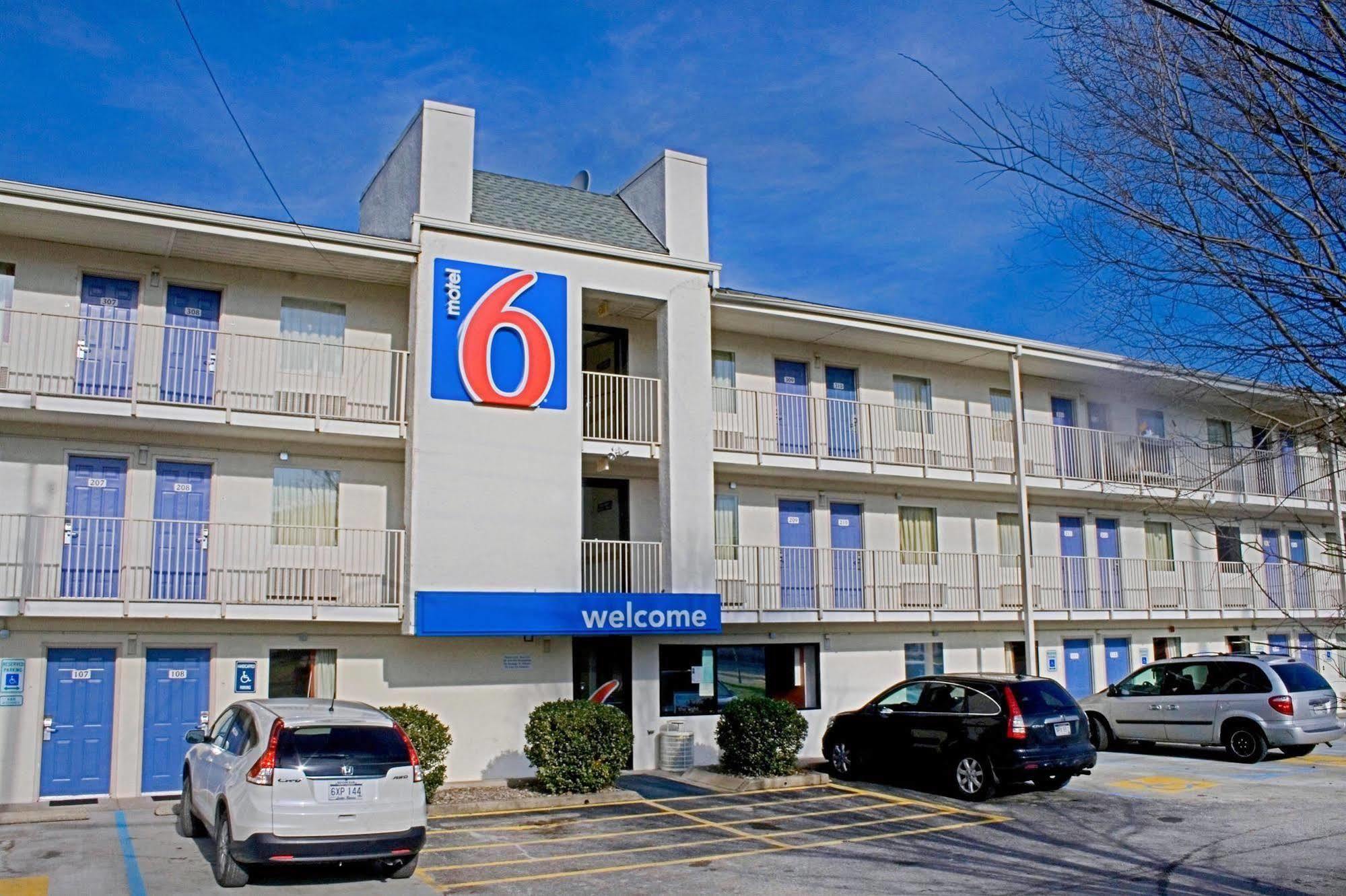 Days Inn By Wyndham Charleston Wv Exterior foto